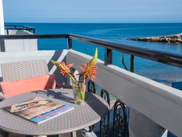 Villa Sonia : photo 1 de la chambre studio - vue latérale sur mer