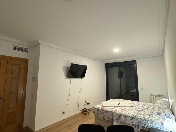 ENJOY THE STARS MADRID Zapata : photo 8 de la chambre chambre double standard avec salle de bains commune