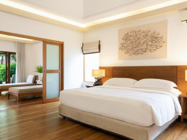 Kurumba Maldives : photo 6 de la chambre villa avec piscine et jardin