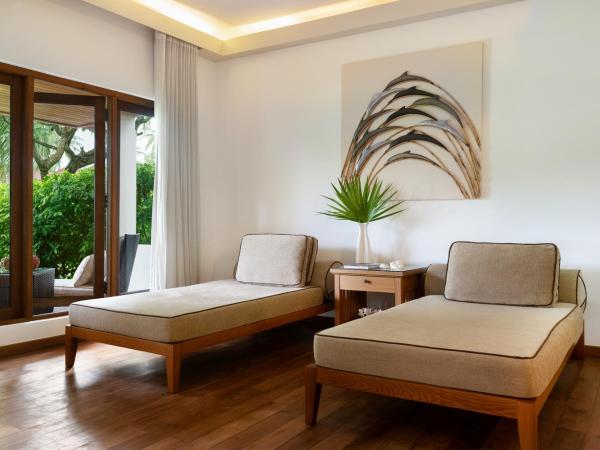 Kurumba Maldives : photo 5 de la chambre villa avec piscine et jardin