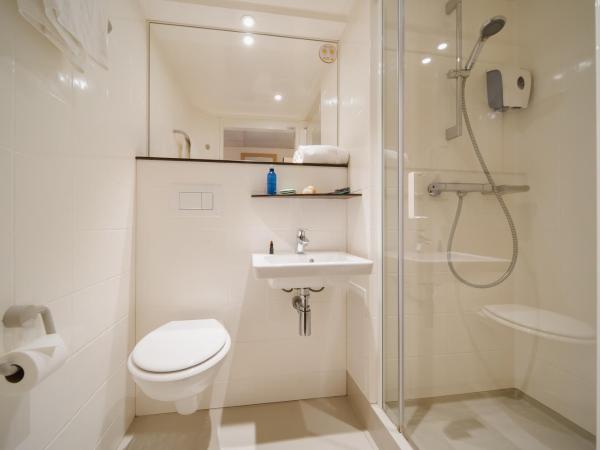 Premiere Classe Le Havre Centre-LES DOCKS : photo 9 de la chambre chambre lits jumeaux