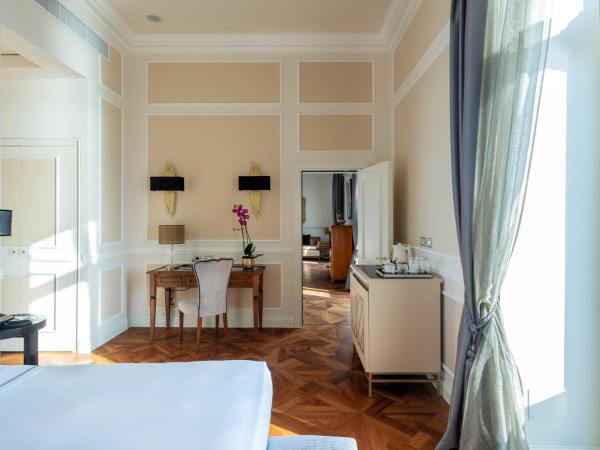 Grand Hotel Des Etrangers : photo 4 de la chambre suite impériale