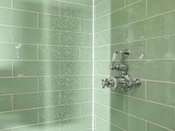 Celentano's Restaurant with Rooms : photo 7 de la chambre chambre lit king-size de luxe