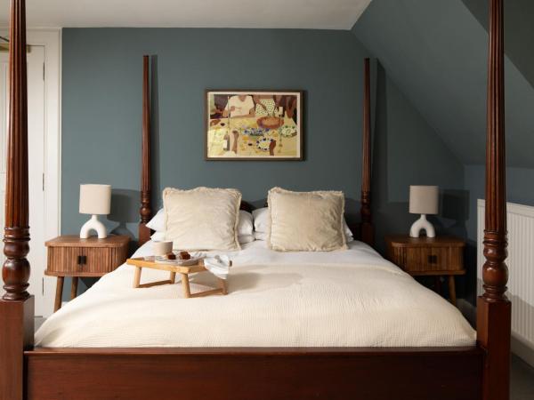 Celentano's Restaurant with Rooms : photo 3 de la chambre chambre lit king-size de luxe