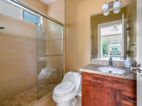 Luxurious Dream House : photo 2 de la chambre chambre double avec salle de bains privative