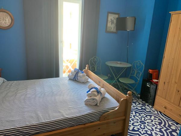 B&B Villa Italia : photo 2 de la chambre chambre double avec salle de bains privative