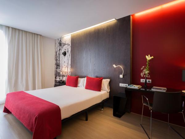 Sercotel Hotel Rosellon : photo 6 de la chambre chambre double ou lits jumeaux supérieure avec vue sur ville