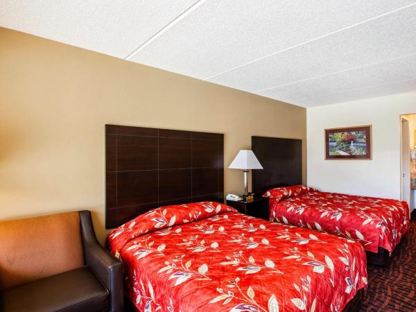 Econo Lodge : photo 3 de la chambre chambre 2 lits queen-size - non-fumeurs