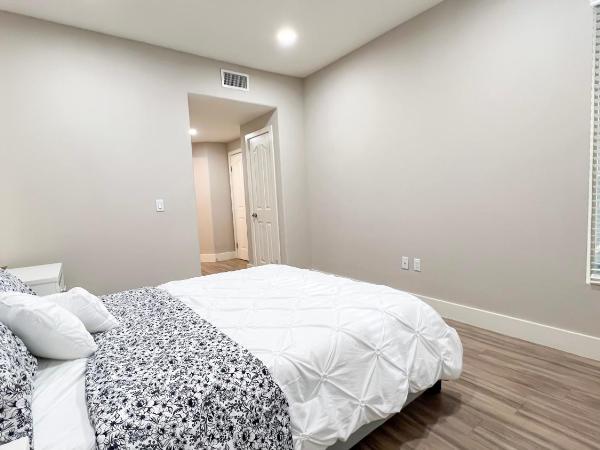 Modern Apartment in Trendy Area : photo 8 de la chambre appartement - vue sur jardin