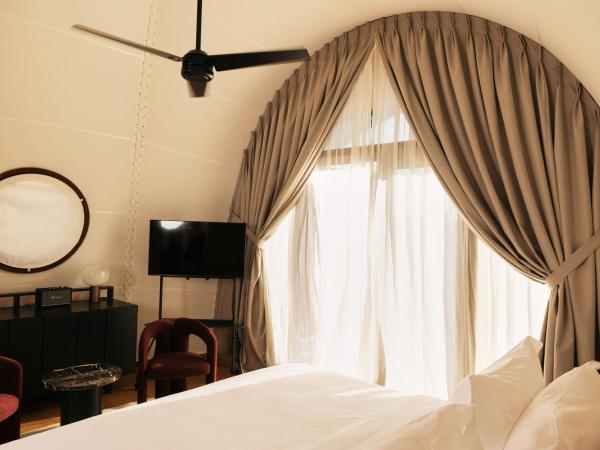 91 Athens Riviera, The Resort : photo 1 de la chambre chambre familiale adaptée aux personnes à mobilité réduite