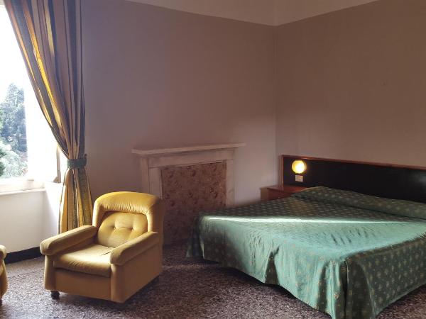 Hotel Villa Bonera : photo 9 de la chambre chambre double ou lits jumeaux avec salle de bains privative