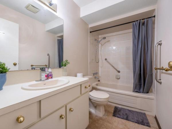 Charming Stay in Prime Vancouver Location : photo 3 de la chambre chambre quadruple