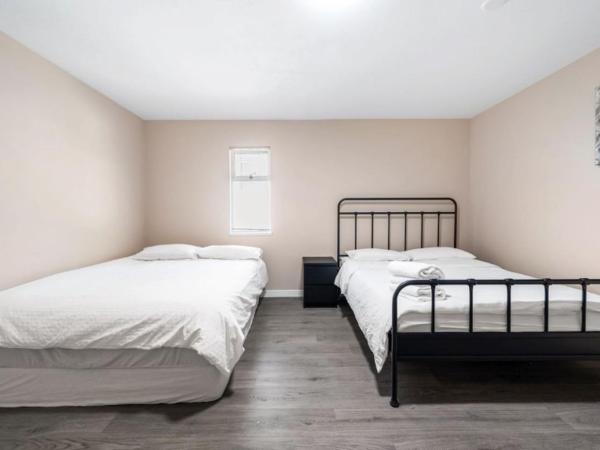 Charming Stay in Prime Vancouver Location : photo 1 de la chambre chambre quadruple