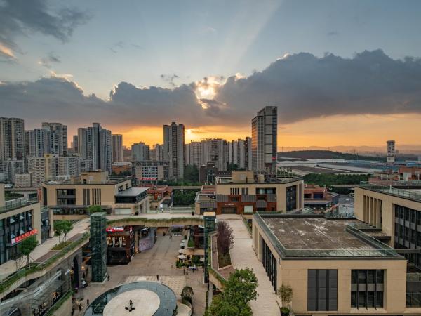 Wuyu Hotel - Chongqing Jiangbei Airport : photo 6 de la chambre chambre supérieure lit queen-size
