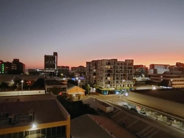 Darwin Harbour Suite : photo 1 de la chambre chambre lit king-size - vue sur mer