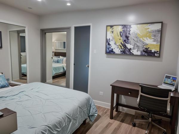 Hollywood Homes minutes to everything SPACIOUS AND FREE PARKING : photo 4 de la chambre one-bedroom apartment at mariposa