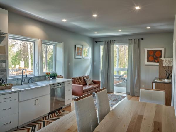 Hollywood Homes minutes to everything SPACIOUS AND FREE PARKING : photo 1 de la chambre five-bedroom townhouse at normandie