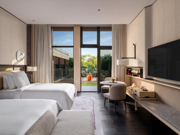 Four Seasons Hotel Suzhou : photo 1 de la chambre garden terrace room twin