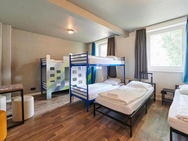 a&o Hamburg Reeperbahn : photo 2 de la chambre lit simple dans dortoir à 6 lits