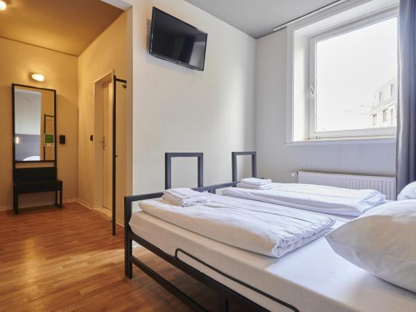 a&o Hamburg Reeperbahn : photo 1 de la chambre chambre lits jumeaux