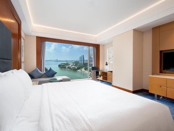 Four Points by Sheraton Suzhou : photo 1 de la chambre chambre lit king-size - vue sur lac
