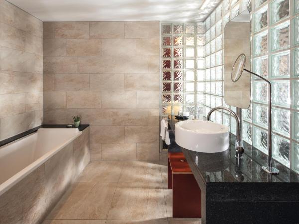 Mövenpick Hotel Berlin Am Potsdamer Platz : photo 4 de la chambre suite junior lit king-size