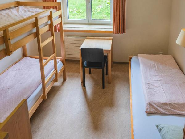 Davos Youth Hostel : photo 2 de la chambre chambre triple