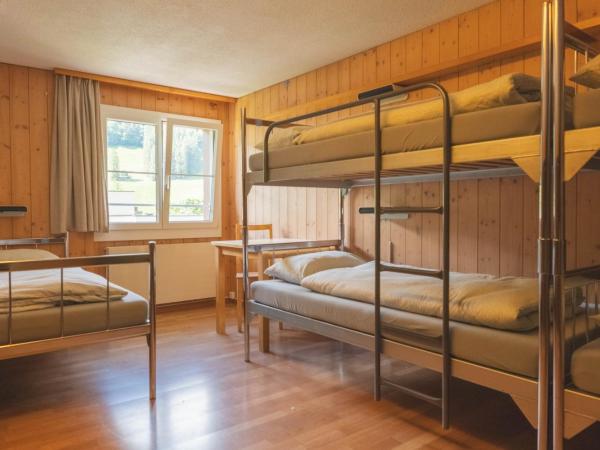 Engelberg Youth Hostel : photo 3 de la chambre dortoir mixte de 6 lits
