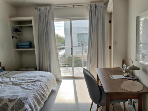 Hollywood Homes minutes to everything SPACIOUS AND FREE PARKING : photo 7 de la chambre three-bedroom townhouse at mc cadden