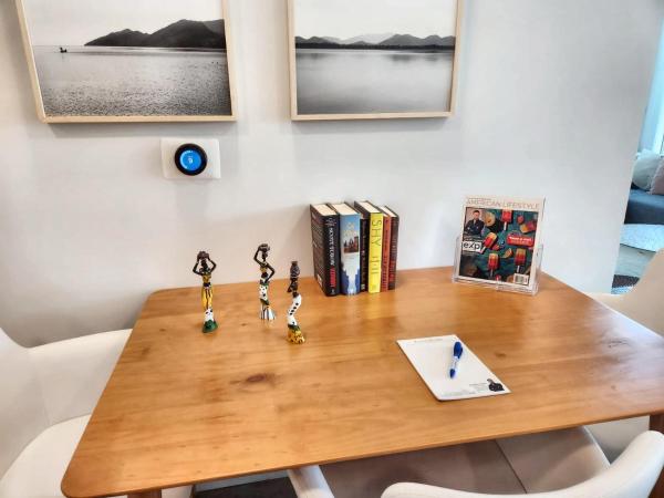 Hollywood Homes minutes to everything SPACIOUS AND FREE PARKING : photo 8 de la chambre one-bedroom apartment at melrose