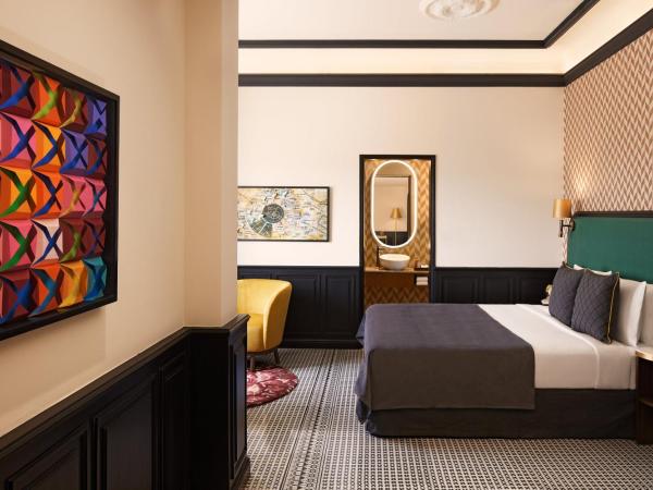 The Connaught, New Delhi- IHCL SeleQtions : photo 2 de la chambre executive suite, king bed with 15% discount on food and beverages at the hub and 15% discount on laundry