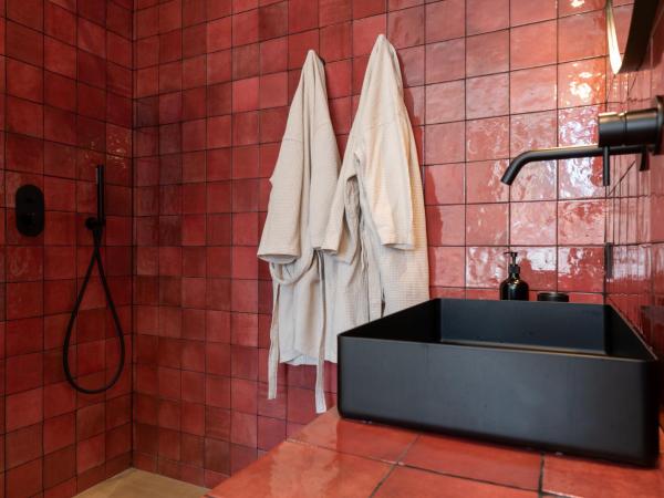 Mouchki : photo 7 de la chambre chambre double deluxe avec baignoire