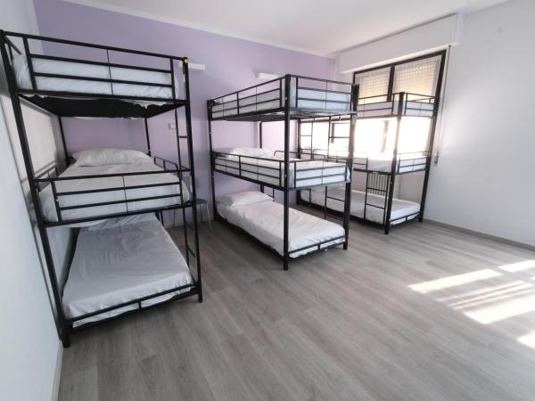 Hostel 3 : photo 7 de la chambre lit dans dortoir mixte de 10 lits