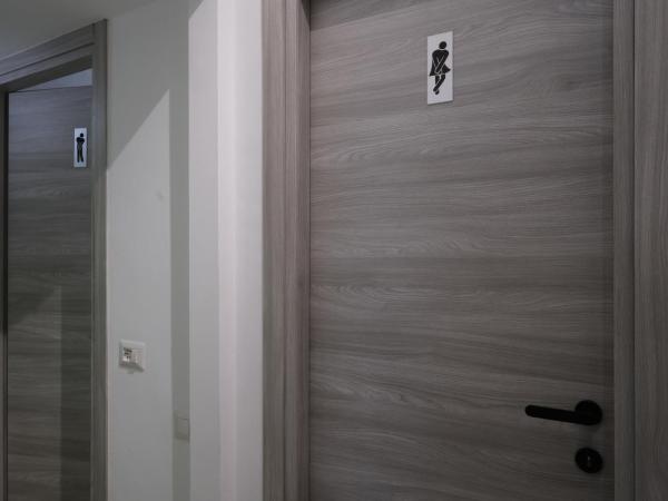 Hostel 3 : photo 6 de la chambre chambre triple avec salle de bains commune