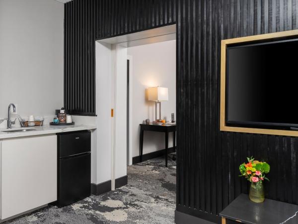 Champions Club and Hotel, Houston Westchase : photo 4 de la chambre suite lit king-size