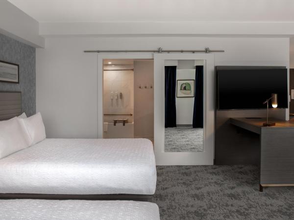 Hampton Inn By Hilton Winnipeg Downtown : photo 2 de la chambre suite studio queen avec 2 lits queen-size