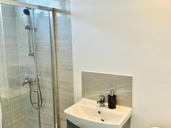 Spacious Double Bed Room in New Moston : photo 2 de la chambre chambre double deluxe