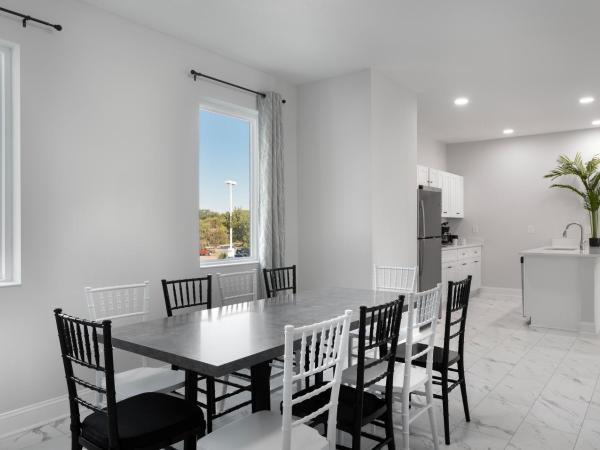 Ocean Escape Condos North : photo 3 de la chambre four-bedroom condo with balcony