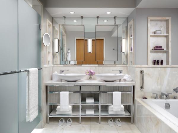 The Ritz-Carlton, Toronto : photo 1 de la chambre chambre 1 lit king-size deluxe