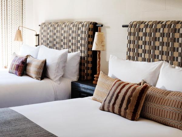 Downtown Los Angeles Proper Hotel, a Member of Design Hotels : photo 5 de la chambre chambre de luxe avec 2 lits queen-size - vue sur ville