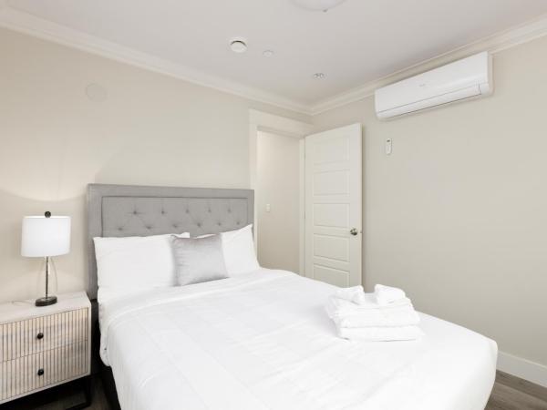 Charming Retreat Near Downtown- Cozy Oasis on Nanaimo St : photo 1 de la chambre chambre lit queen-size