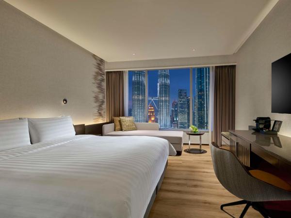 Traders Hotel, Kuala Lumpur : photo 2 de la chambre chambre traders club - vue sur tours jumelles