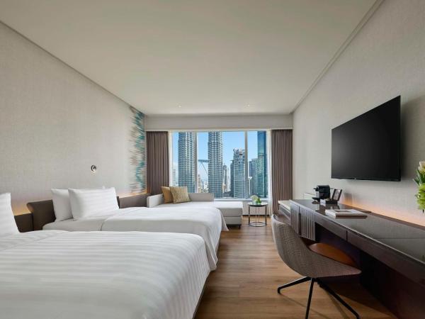Traders Hotel, Kuala Lumpur : photo 1 de la chambre chambre traders club lits jumeaux - vue sur tours jumelles