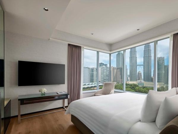 Traders Hotel, Kuala Lumpur : photo 1 de la chambre suite lits jumeaux - vue sur tours jumelles