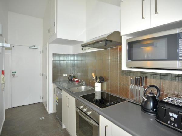 Southwark Hotel & Apartments : photo 2 de la chambre chambre familiale avec balcon