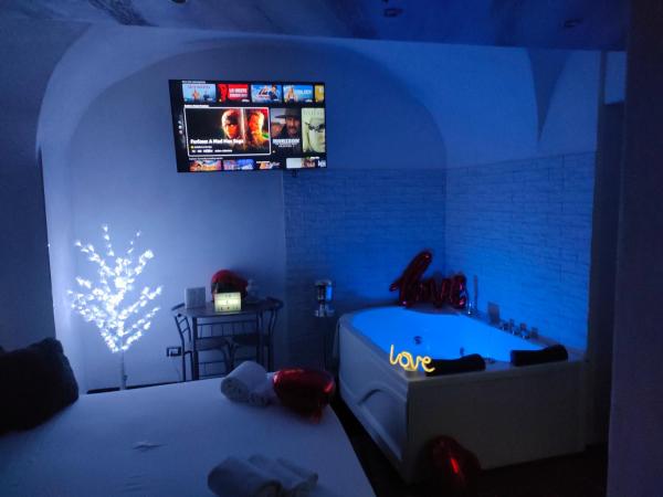 Suite Vico li cuti : photo 9 de la chambre suite deluxe avec baignoire spa