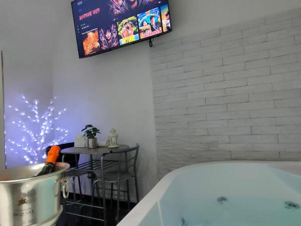 Suite Vico li cuti : photo 8 de la chambre suite deluxe avec baignoire spa