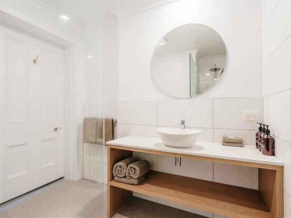 Waratah On York : photo 8 de la chambre suite lit king-size avec baignoire