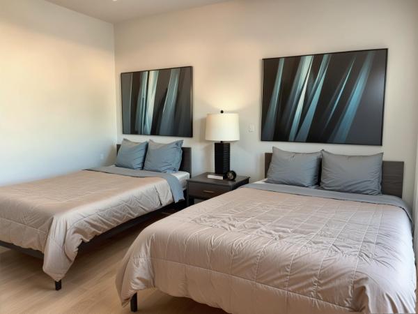 Hollywood Homes minutes to everything SPACIOUS AND FREE PARKING : photo 3 de la chambre four-bedroom townhouse at manhattan