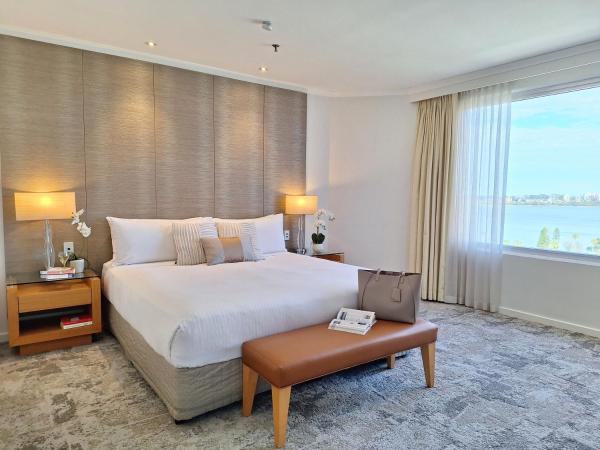 Residence on Langley Park : photo 1 de la chambre suite lit king-size